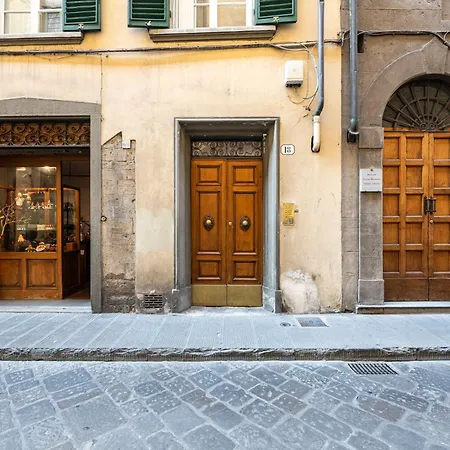Parione Loft In Town Center-3